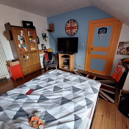 Chambre Chez L'Habitant 勒芒 外观 照片